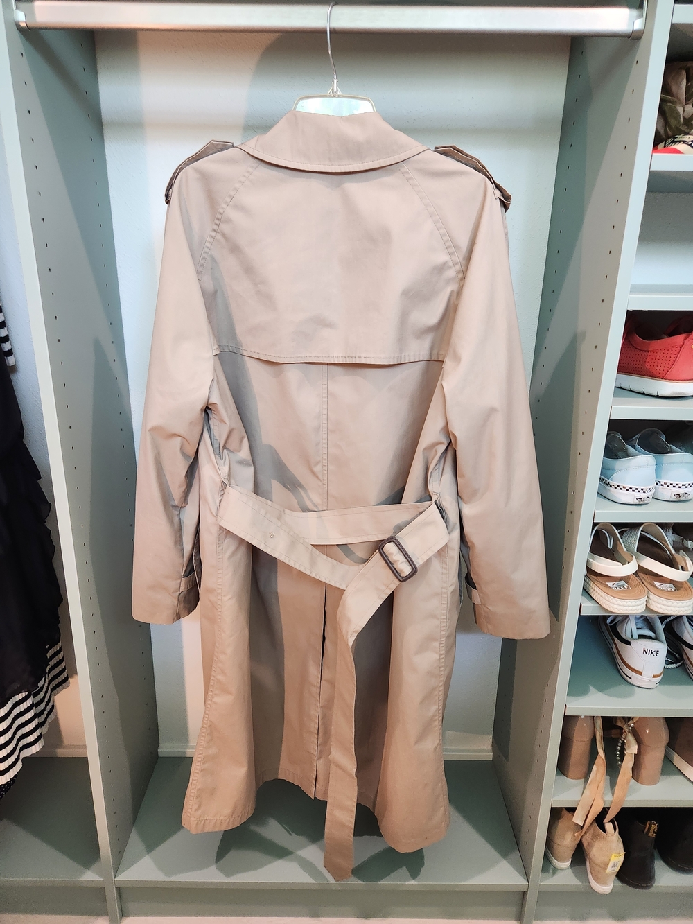Vintage London Fog Classic Beige Trenchcoat with Removable Thinsulate Lining - Picture 2 of 13